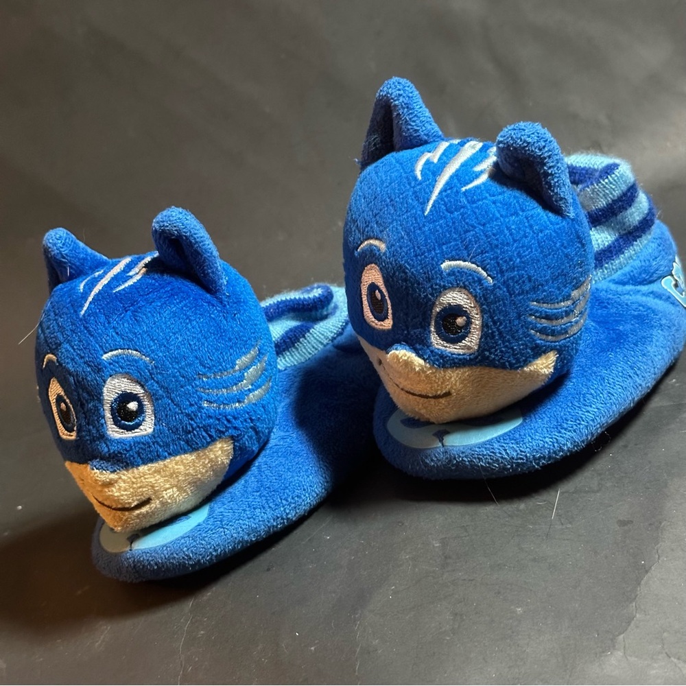 Blue Character Kids Slippers. PJ Masks. Toddler size S 5-6.